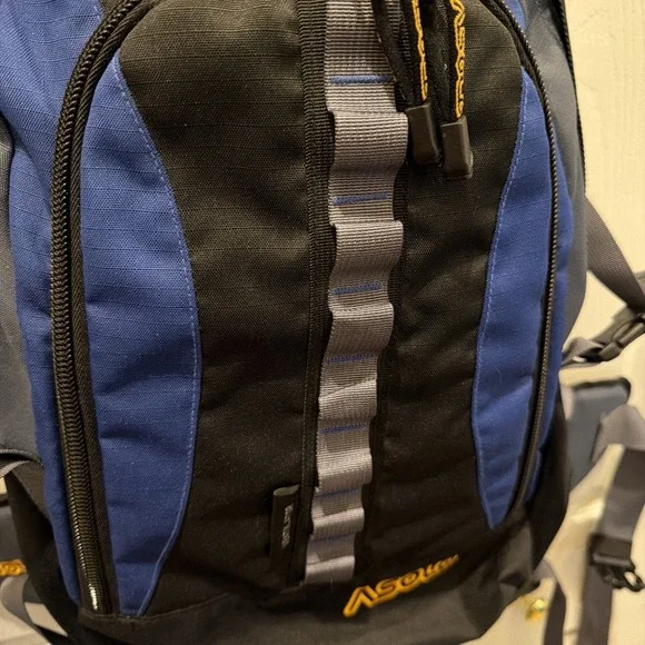 Asolo Backpack Daypack Ventilator Waist Strap Pockets Zip Pockets Storage Hiking - Picture 8 of 16